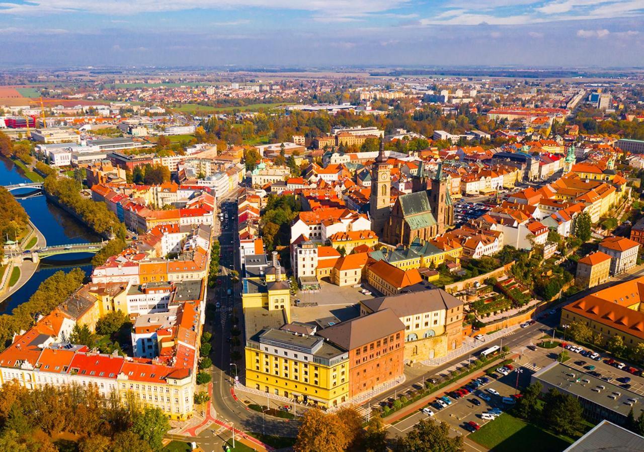 House Hradec Kralove Exterior foto